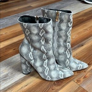 Cape robbin snake boots